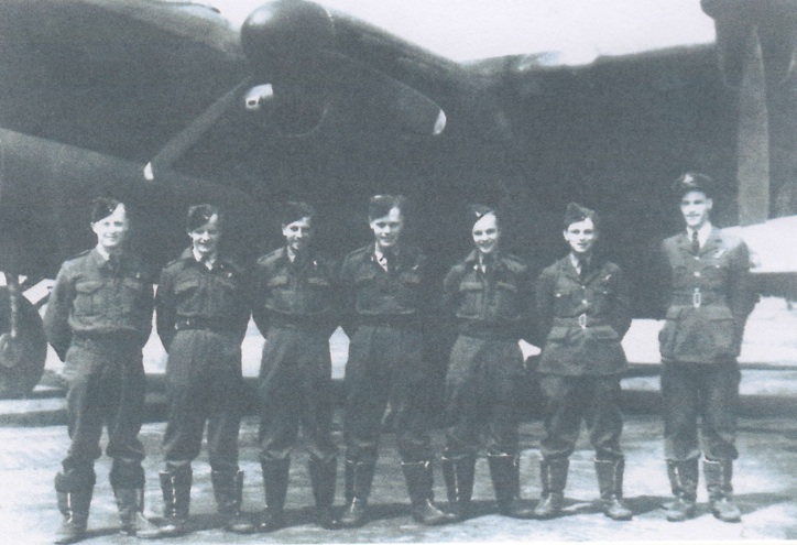 Crew Lancaster LM693, neergestort in Strijen op 16-9-1944.